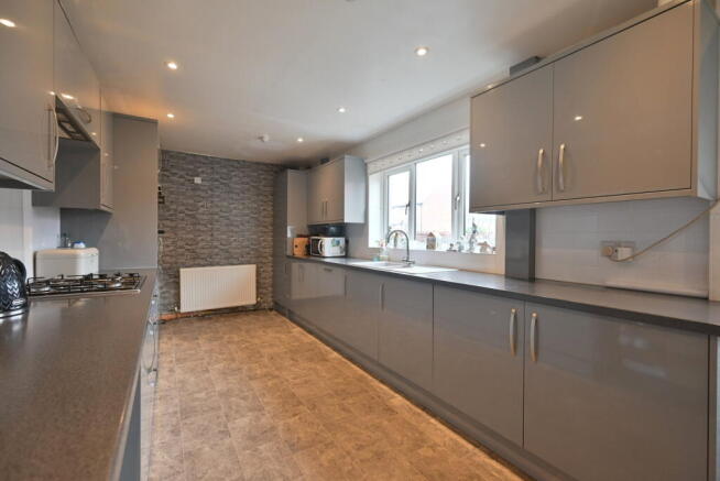 3 bed Terraced for sale Image 7