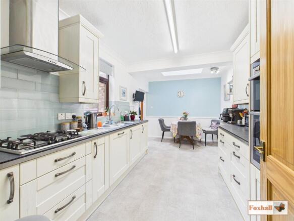 Kitchen / Breakfast Room