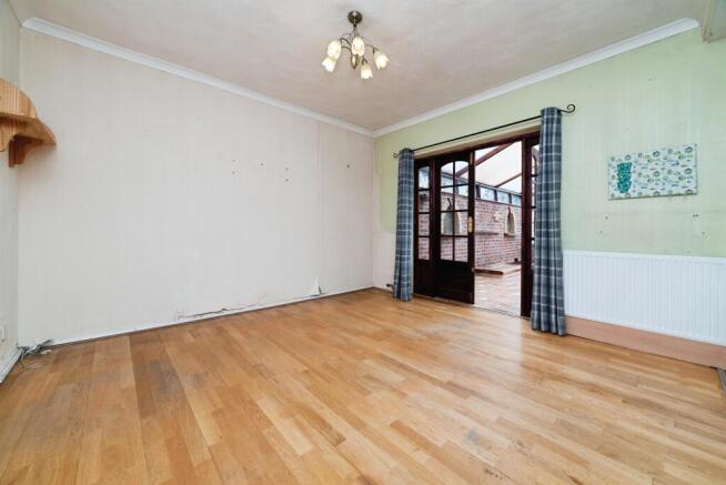 3 bed Semi-Detached for sale Image 4