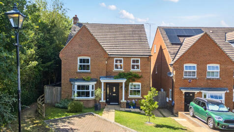Newbery Close, Caterham, CR3