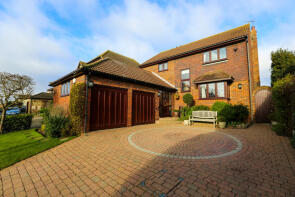 10, The Maze, Leigh-on-sea SS9 5RW