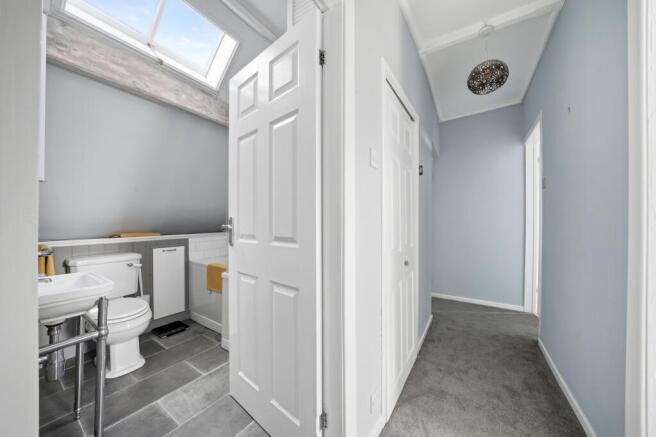 2 bed Flat for sale Image 8
