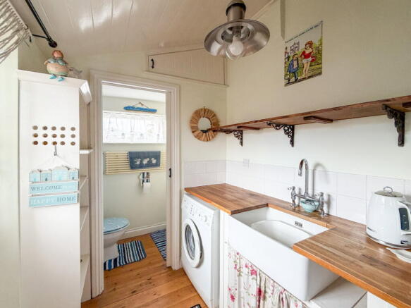 2 bed End of Terrace to rent Image 7