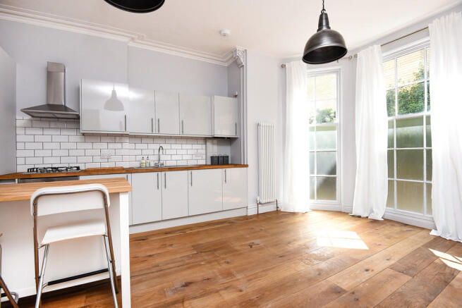 Living Room/Kitch...