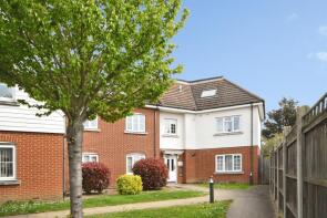15, 9 Pemberley Apartments, Gillian Crescent, Gidea Park, Romford RM2 6NU