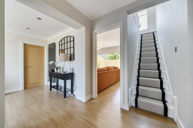 1306726-19-685343...