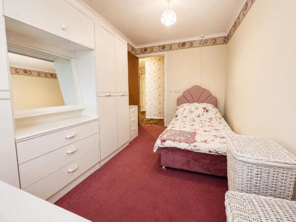 1 bed Flat for sale Image 4