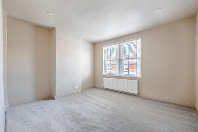 2 bed Terraced to rent Image 12