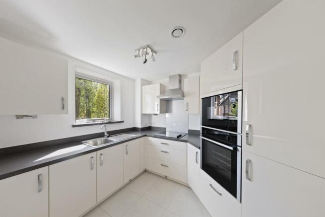 10-0fbfPFMCSR 30 Birch Place-39 (1)-medium.jpg