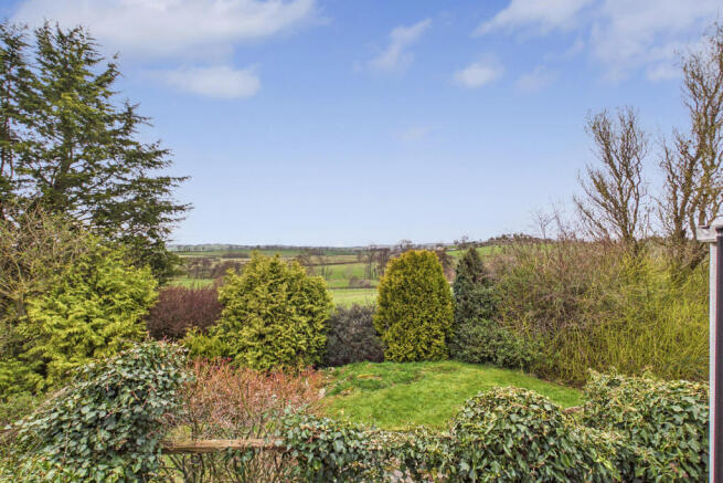 CAM04201G0-PR0159-STILL032