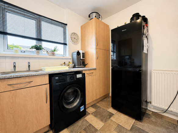 3 bed Semi-Detached for sale Image 8