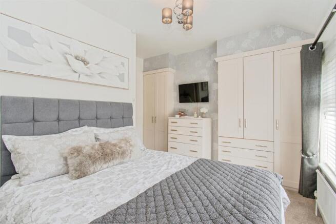 3 bed Terraced for sale Image 10
