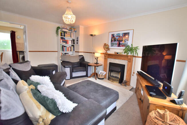 3 bed Semi-Detached for sale Image 3