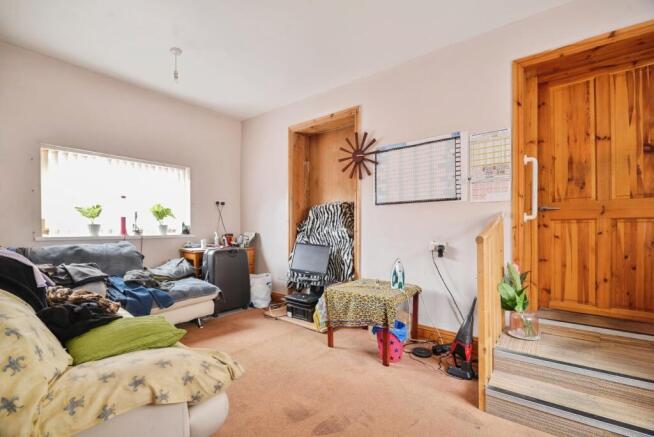 4 bed Flat for sale Image 10