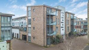 46, Scholars Walk, Cambridge CB4 1EJ