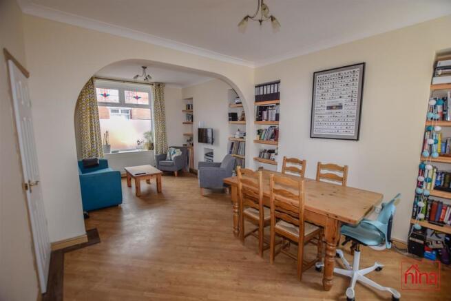 Lounge/ Dining Room