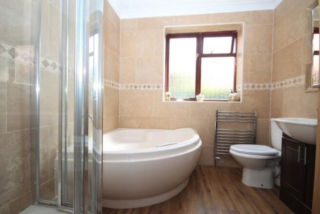 HOUSE BATHROOM/ W.C.