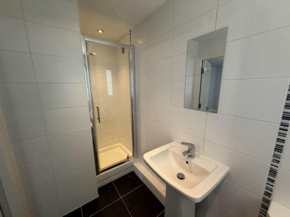 2 bed House to rent Image 11