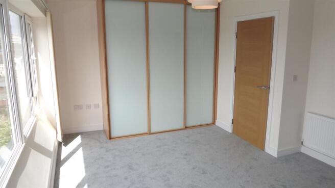 4 bed Detached to rent Image 11