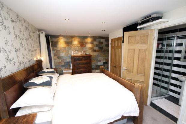 MASTER & EN SUITE