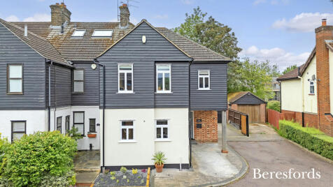 Larkin Close, Hutton, CM13