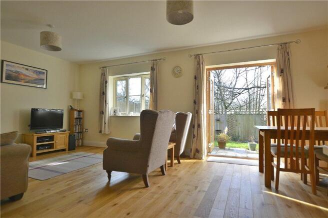 Living Dining Area