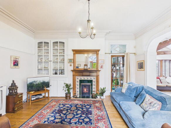 8 bed Detached for sale Image 4