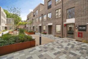 19, New Frederick Mews, London SE17 3FX