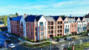 Flat 3, Field Court, Earle Crescent, Wokingham RG40 2FH