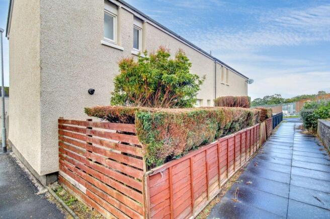3-bed semi-detached on Redburn, Alexandria, £105,000