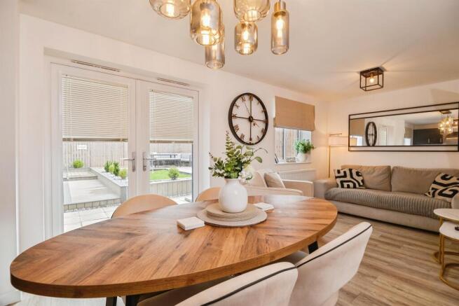 4 bed Detached for sale Image 4