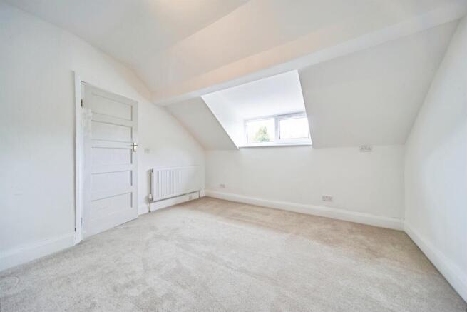 4 bed Semi-Detached for sale Image 12