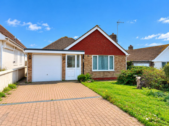 3-bed detached on South Coast Road, Peacehaven, £365,000