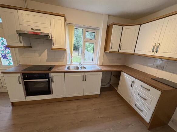 2 bed Town House to rent Image 4
