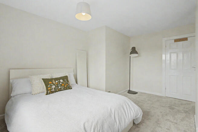 5 bed Detached for sale Image 12