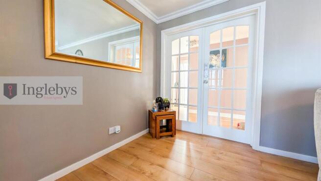 4 bed Detached for sale Image 6