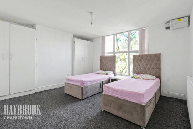 8 bed Semi-Detached for sale Image 9