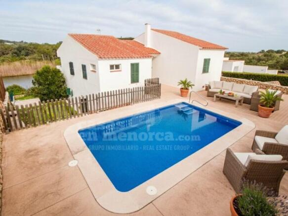 Villa with license and sea views in Addaia - Menorca
