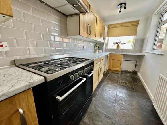 3 bed Terraced for sale Image 10