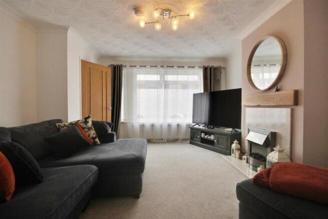 3 bed Terraced for sale Image 4
