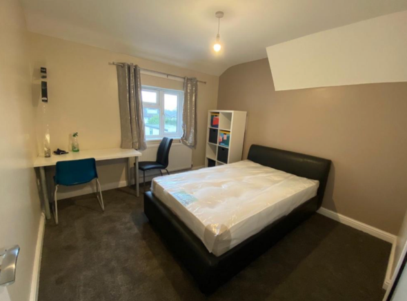 6 bed House to rent Image 8