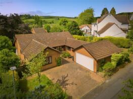 45, Wood Lane, Nottingham NG4 4AD