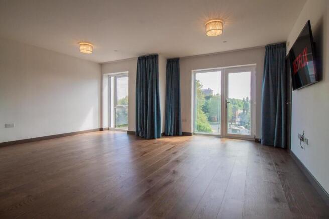 87 Harland Court [Open-Plan Living Dining Room] 02