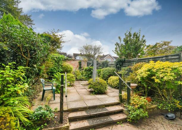 2 Wolverley Court - Garden.jpg