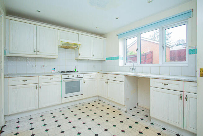 Kitchen/Breakfast...