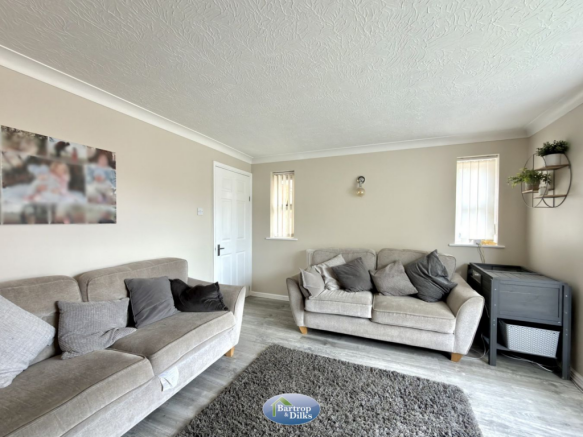 4 bed Detached for sale Image 9