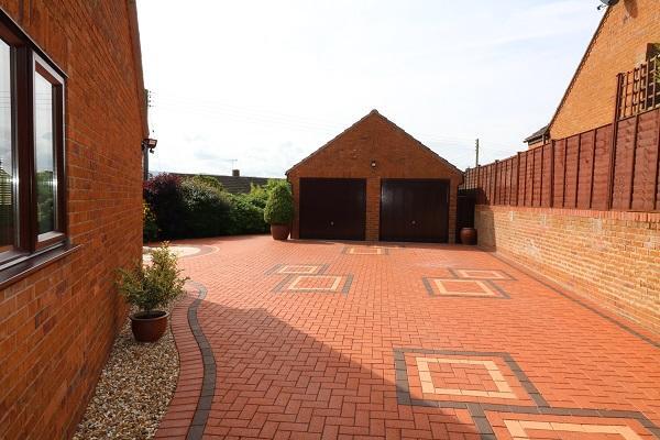 Detached Garage