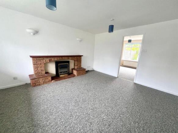 Living room 1.jpg