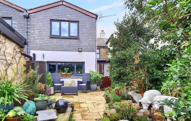 3 Bedroom Mid Terraced House for Sale