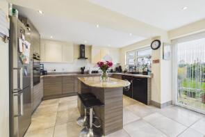 46, Sherwood Way, Colchester CO5 9LJ